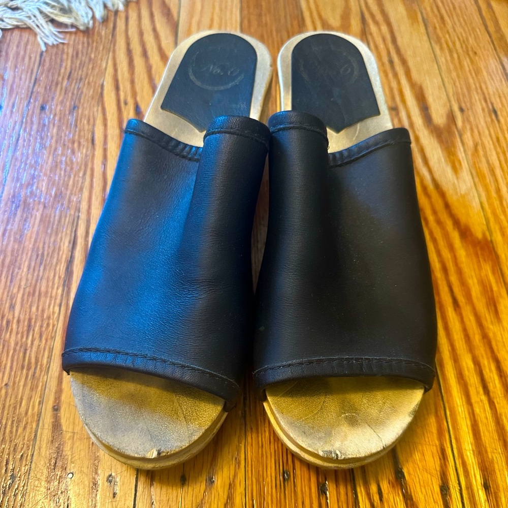 No. 6 Daria slide clogs